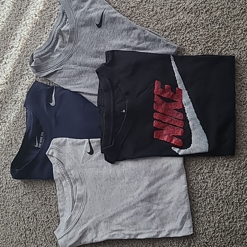 Bundle of 4 Men's Size Small Nike Dri-fit T-shirts